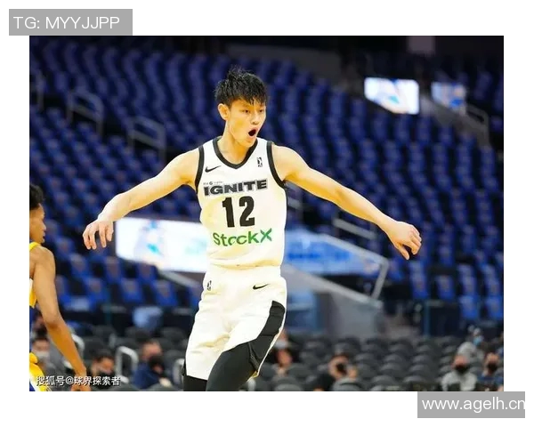 曾凡博亮相澳门布鲁克林篮网全队正式抵达开启新征程